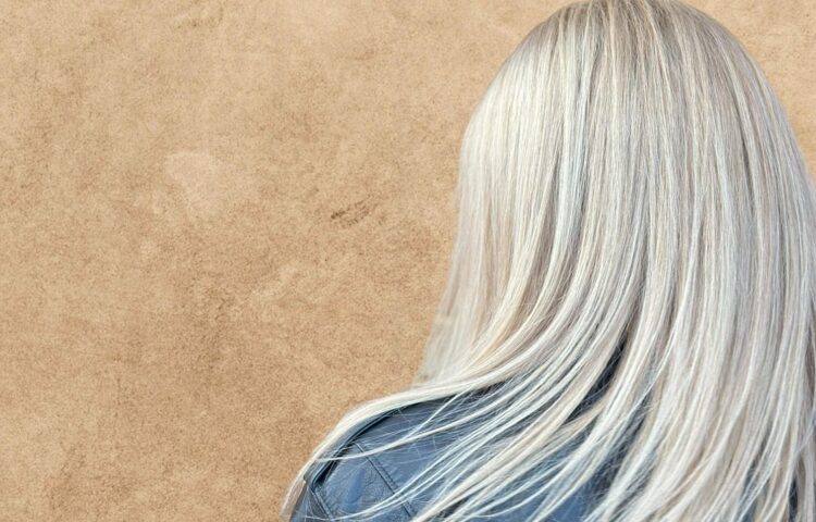 peruka naturalna blond