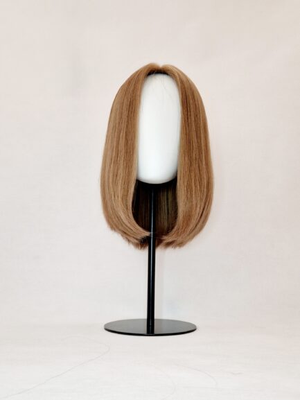 Peruka naturalna ciemny blond jedwabna baza 043