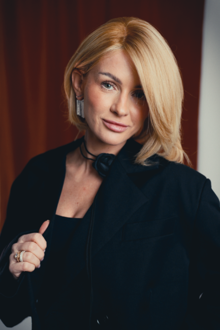 Peruka blond z lekkim odrostem nakładana 501